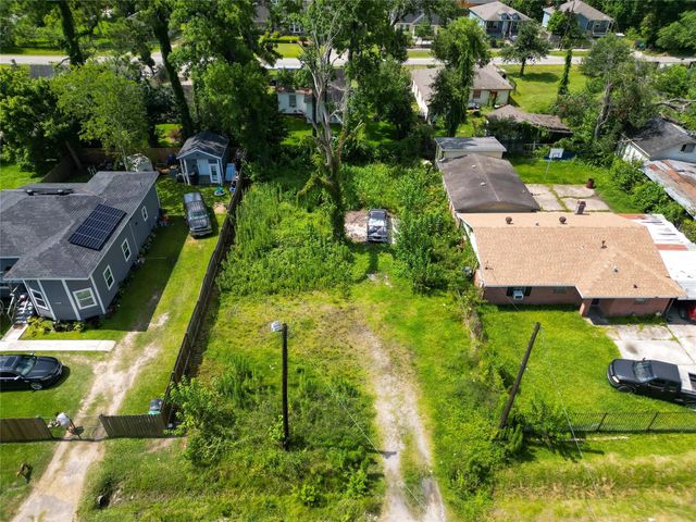 8322 Carolwood Drive, Houston, TX 77028