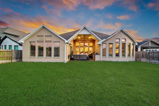 15527 Salmon Springs Drive, Conroe, TX 77302