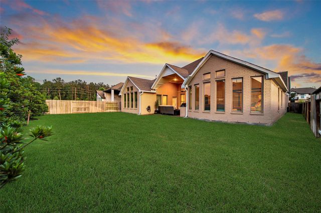 15527 Salmon Springs Drive, Conroe, TX 77302