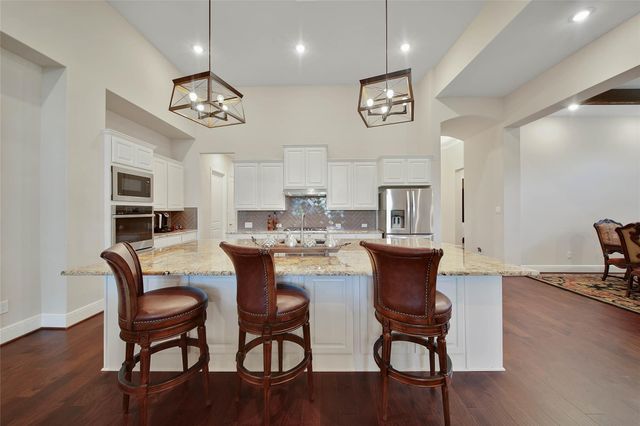 15527 Salmon Springs Drive, Conroe, TX 77302