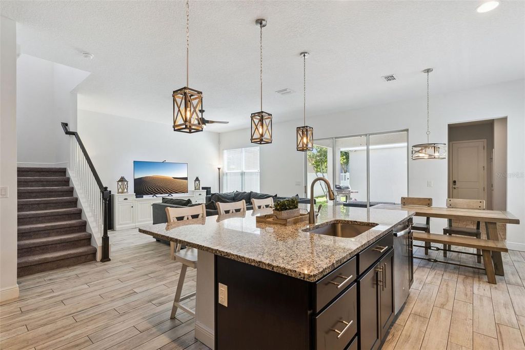 Image 13 of property listing at 7212 DESERT MANDARIN STREET, Winter Garden, FL 34787