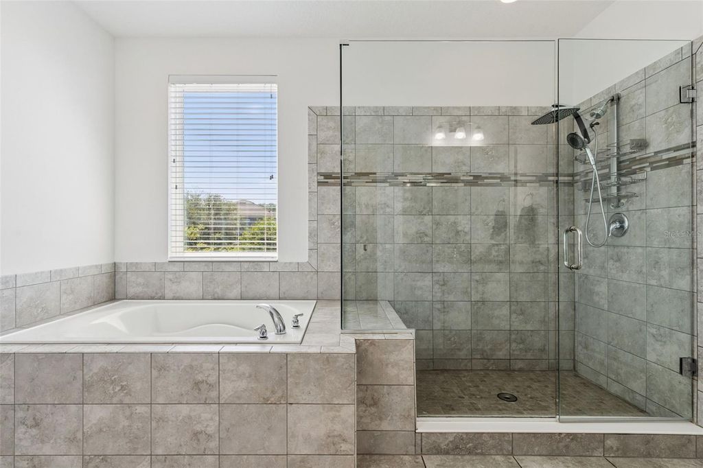 Image 27 of property listing at 7212 DESERT MANDARIN STREET, Winter Garden, FL 34787