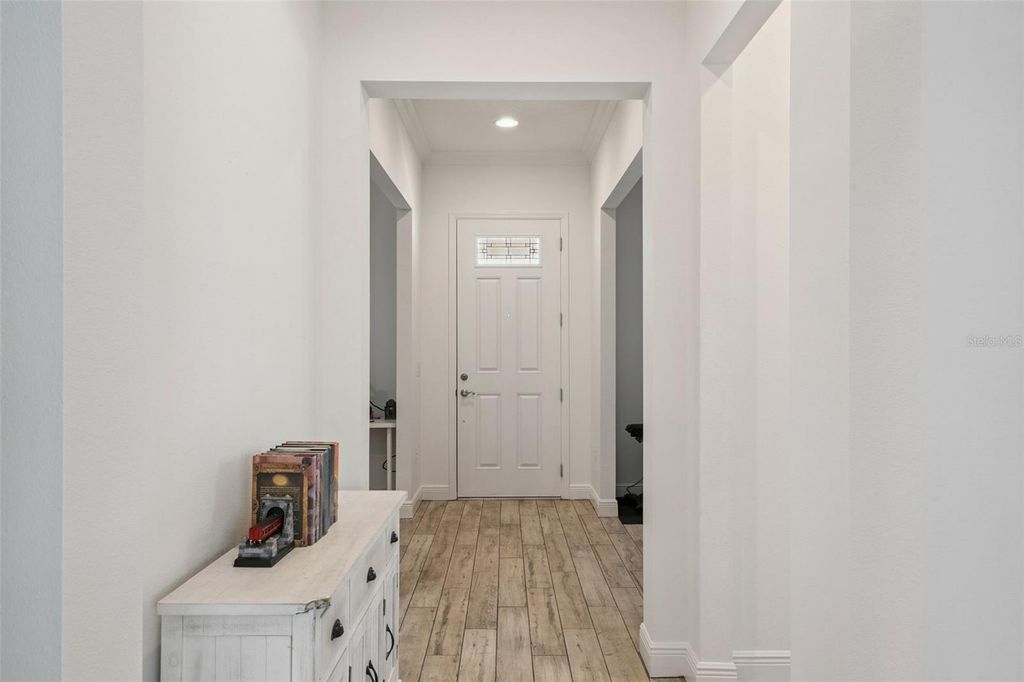 Image 4 of property listing at 7212 DESERT MANDARIN STREET, Winter Garden, FL 34787