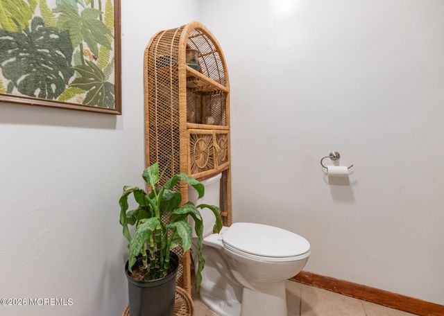 12 Thompson Avenue, Leonardo, NJ 07737