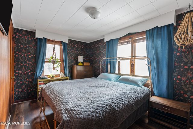12 Thompson Avenue, Leonardo, NJ 07737