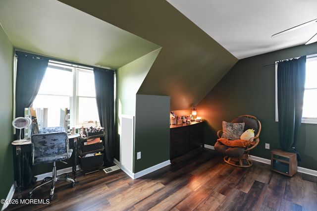 12 Thompson Avenue, Leonardo, NJ 07737
