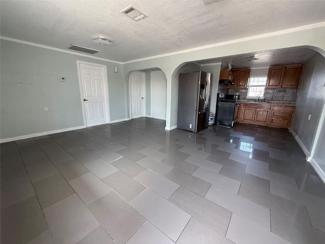 13809 Hershe Street B, Houston, TX 77015
