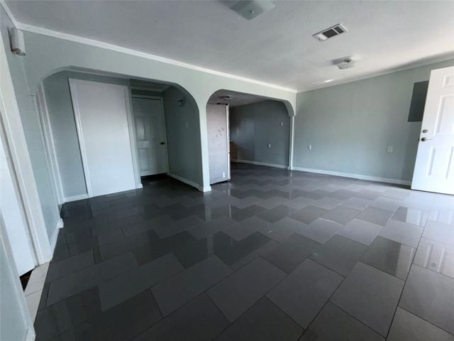 13809 Hershe Street B, Houston, TX 77015