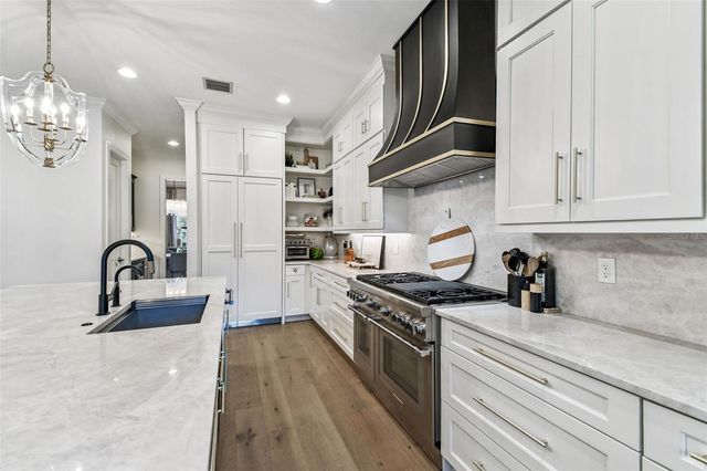 4111 W SWANN AVENUE, Tampa, FL 33609