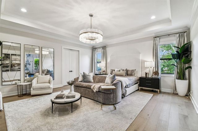 4111 W SWANN AVENUE, Tampa, FL 33609