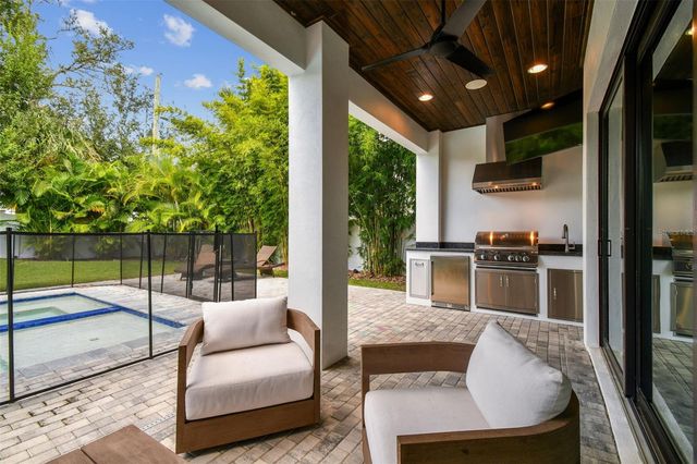 4111 W SWANN AVENUE, Tampa, FL 33609