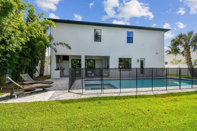 4111 W SWANN AVENUE, Tampa, FL 33609