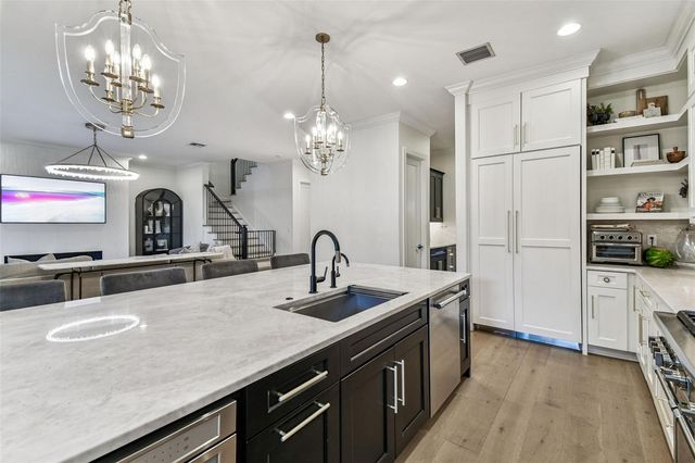 4111 W SWANN AVENUE, Tampa, FL 33609