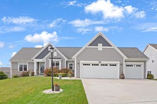 3637 Olde Howell ROAD, Waukesha, WI 53188