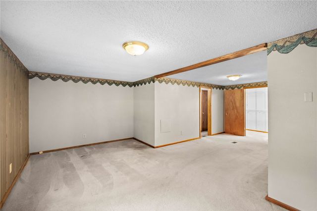 16195 Locust Lane, Fayetteville, AR 72704
