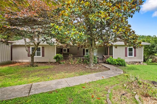 16195 Locust Lane, Fayetteville, AR 72704