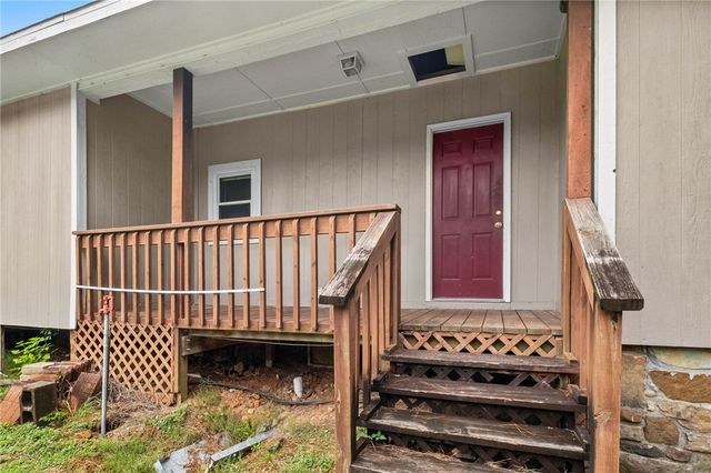 16195 Locust Lane, Fayetteville, AR 72704