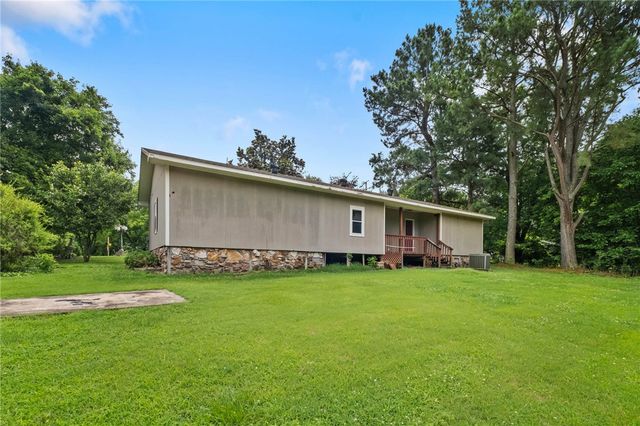 16195 Locust Lane, Fayetteville, AR 72704