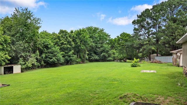 16195 Locust Lane, Fayetteville, AR 72704