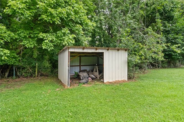 16195 Locust Lane, Fayetteville, AR 72704
