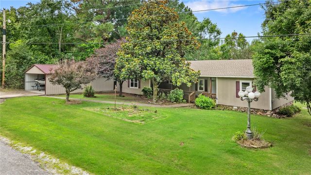 16195 Locust Lane, Fayetteville, AR 72704