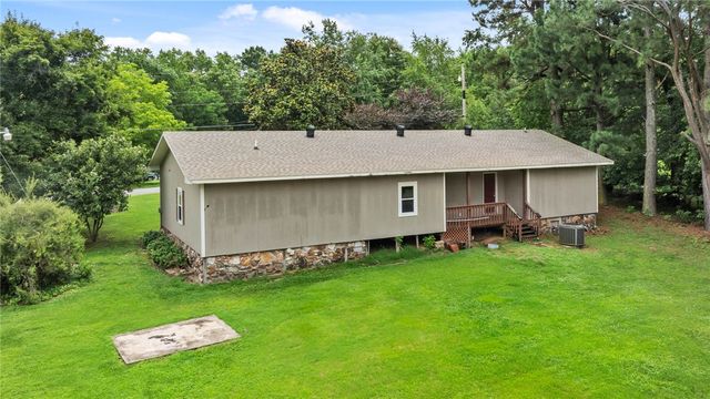 16195 Locust Lane, Fayetteville, AR 72704