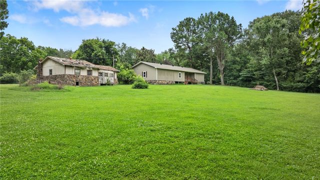 16195 Locust Lane, Fayetteville, AR 72704