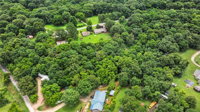 16195 Locust Lane, Fayetteville, AR 72704