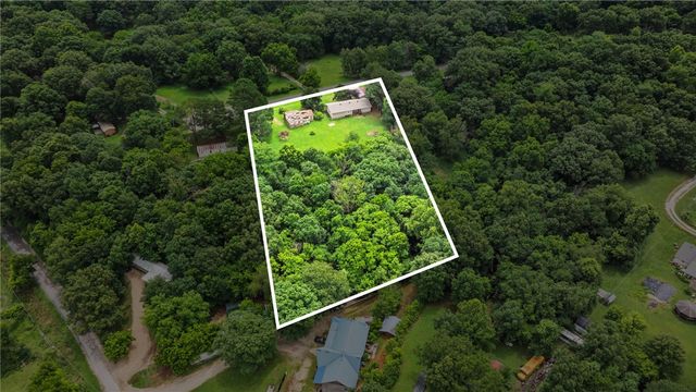 16195 Locust Lane, Fayetteville, AR 72704