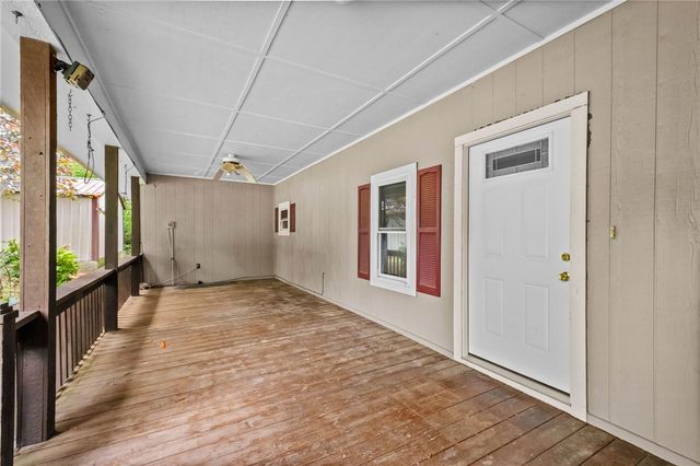 16195 Locust Lane, Fayetteville, AR 72704