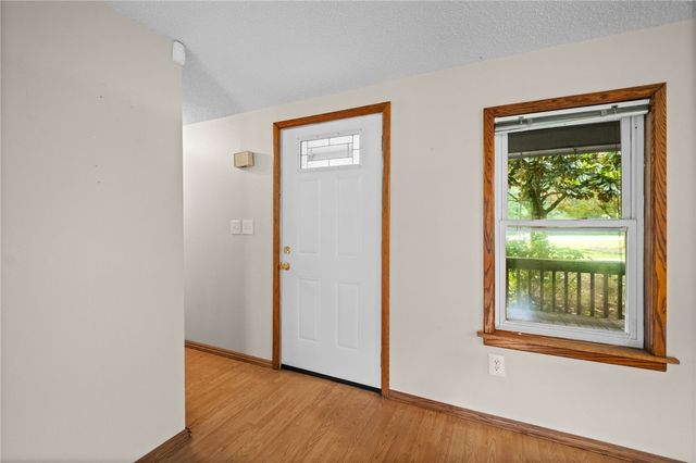 16195 Locust Lane, Fayetteville, AR 72704