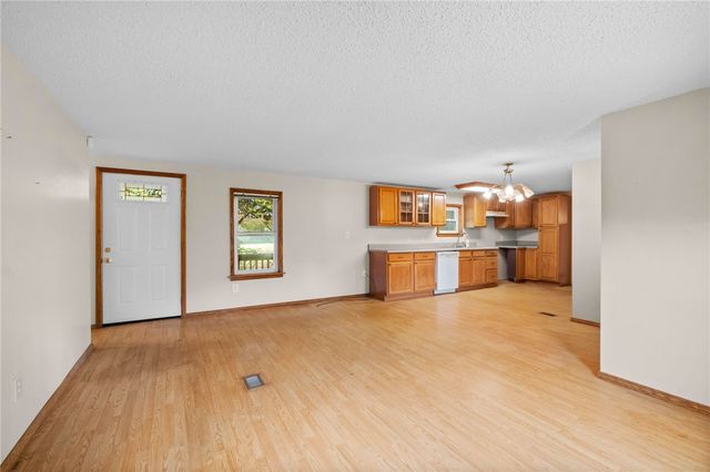 16195 Locust Lane, Fayetteville, AR 72704