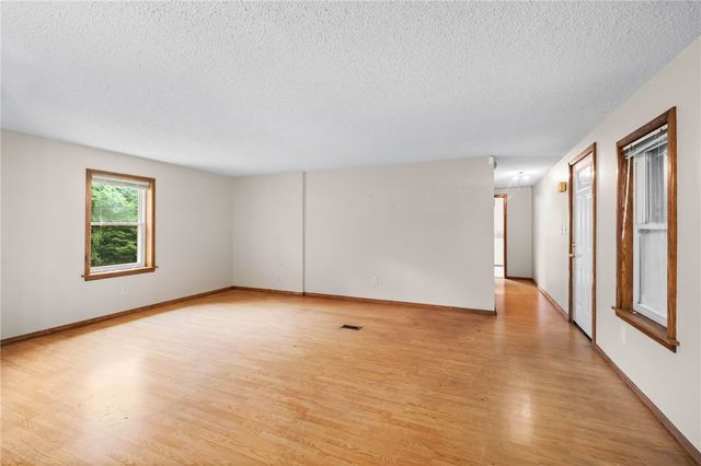 16195 Locust Lane, Fayetteville, AR 72704