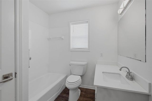 78 E End Avenue E, Sulphur, LA 70663