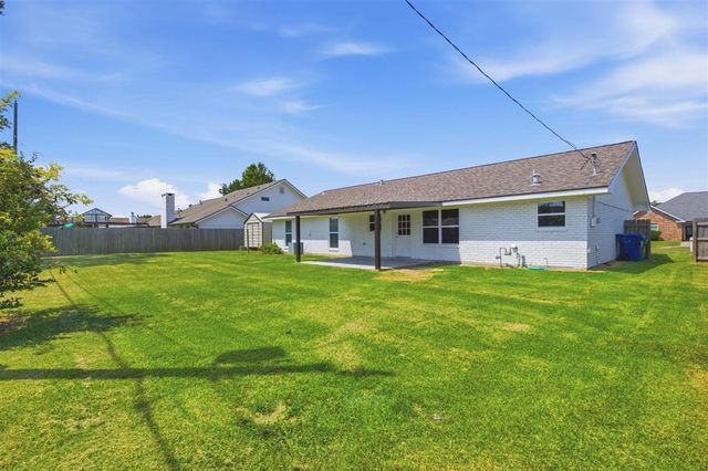 78 E End Avenue E, Sulphur, LA 70663