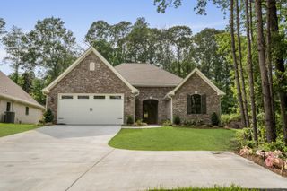 33 Courtland Dr., Hattiesburg, MS 39402