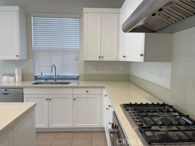 111 Holly Springs, Irvine, CA 92618