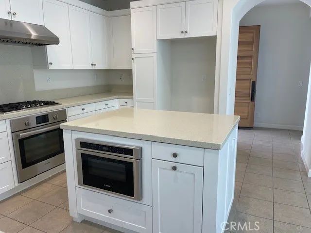 111 Holly Springs, Irvine, CA 92618