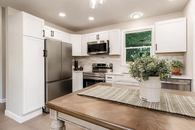 445 Bostwick Avenue, Janesville, WI 53545