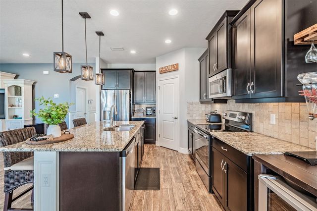 32401 NATURAL BRIDGE ROAD, Wesley Chapel, FL 33543