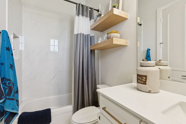 115 Knoll Trail, Gunter, TX 75058