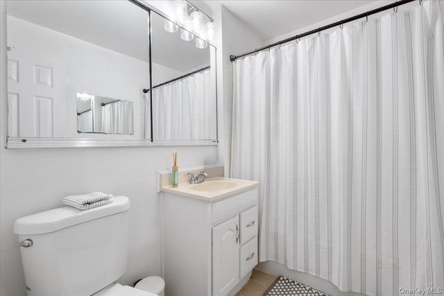 555 Central Park Avenue 109, Scarsdale, NY 10583