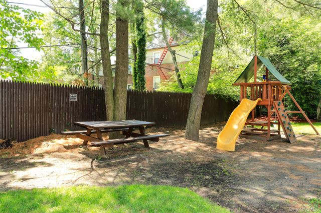 555 Central Park Avenue 109, Scarsdale, NY 10583