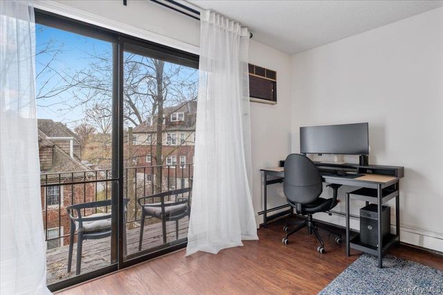 555 Central Park Avenue 109, Scarsdale, NY 10583