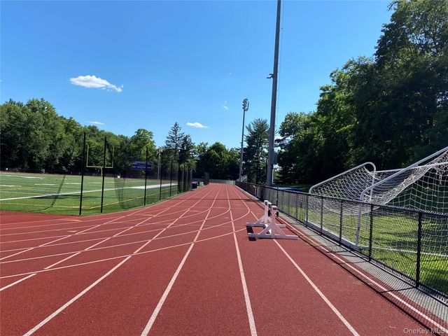 555 Central Park Avenue 109, Scarsdale, NY 10583