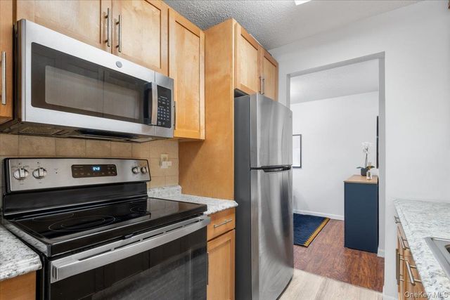 555 Central Park Avenue 109, Scarsdale, NY 10583