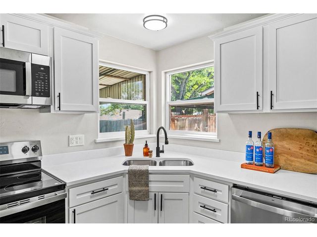 30 Ames St, Lakewood, CO 80226