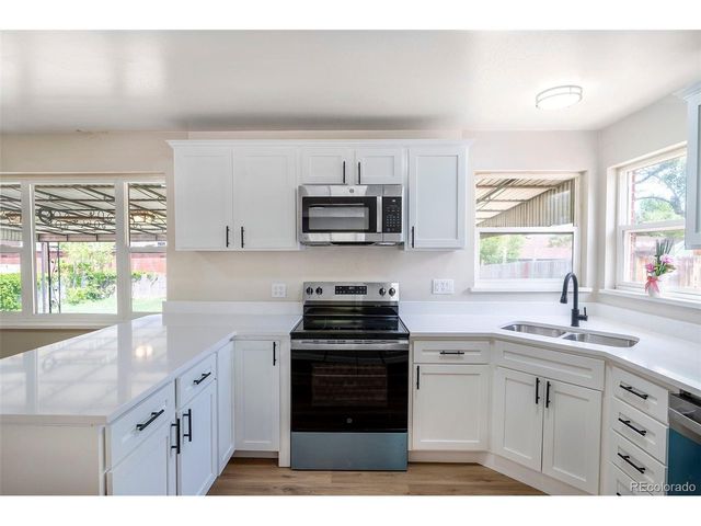 30 Ames St, Lakewood, CO 80226