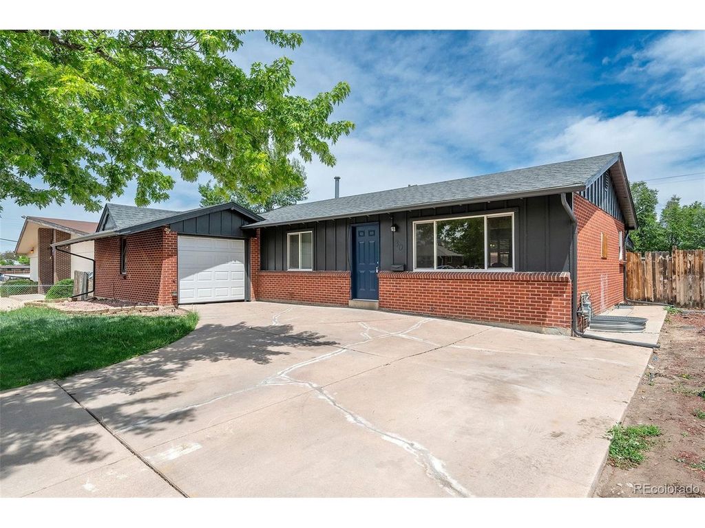 30 Ames St, Lakewood, CO 80226