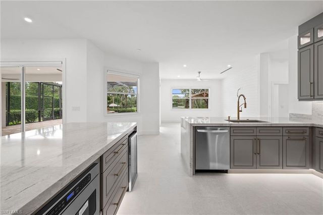440 20th AVE NE, Naples, FL 34120